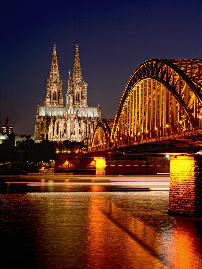 Cologne Dom by night