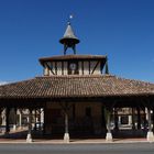 Cologne (Gers) – La halle sur la place de la bastide