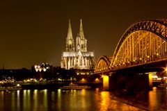 Cologne @ night.