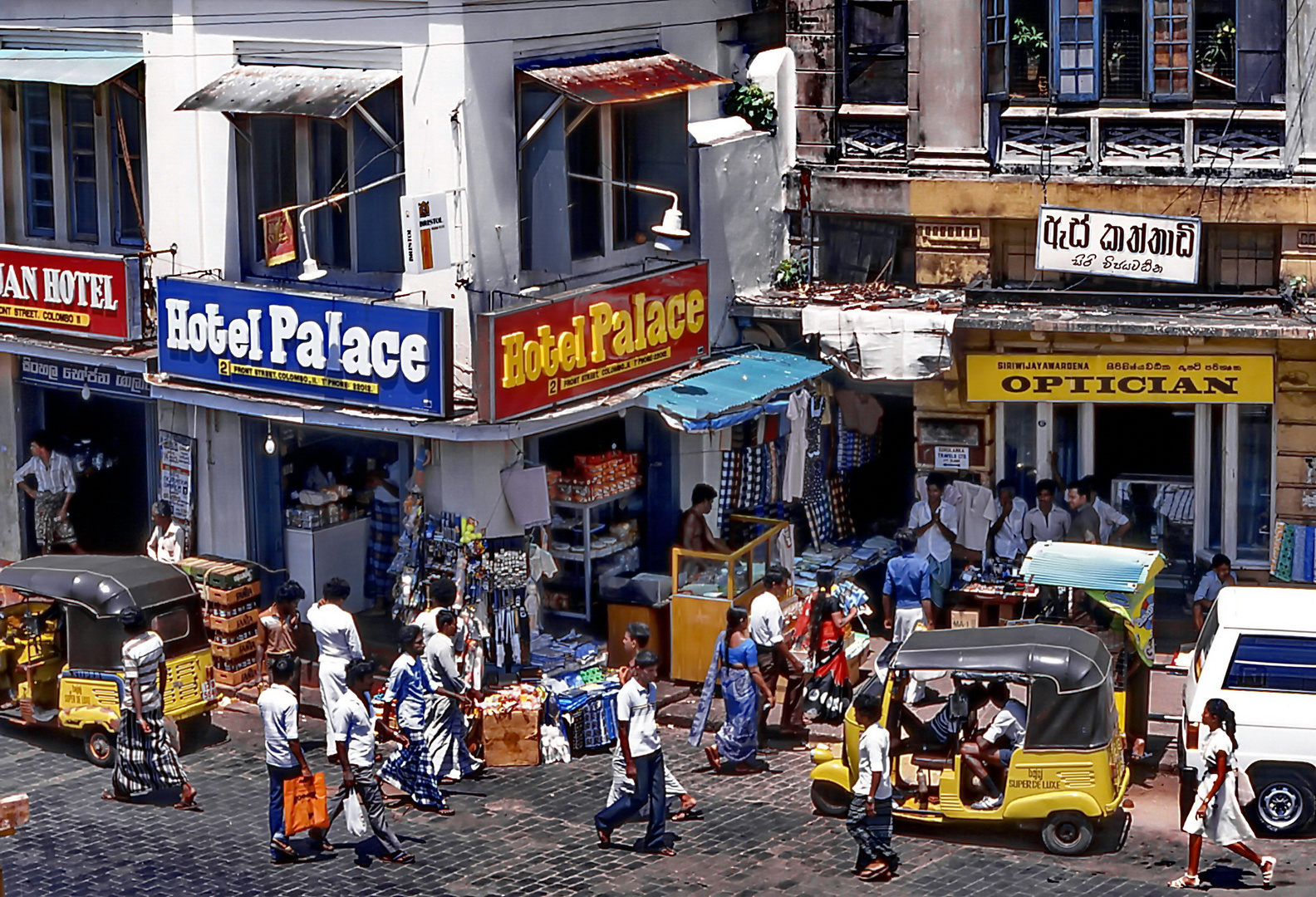 Colombo, Streetlife