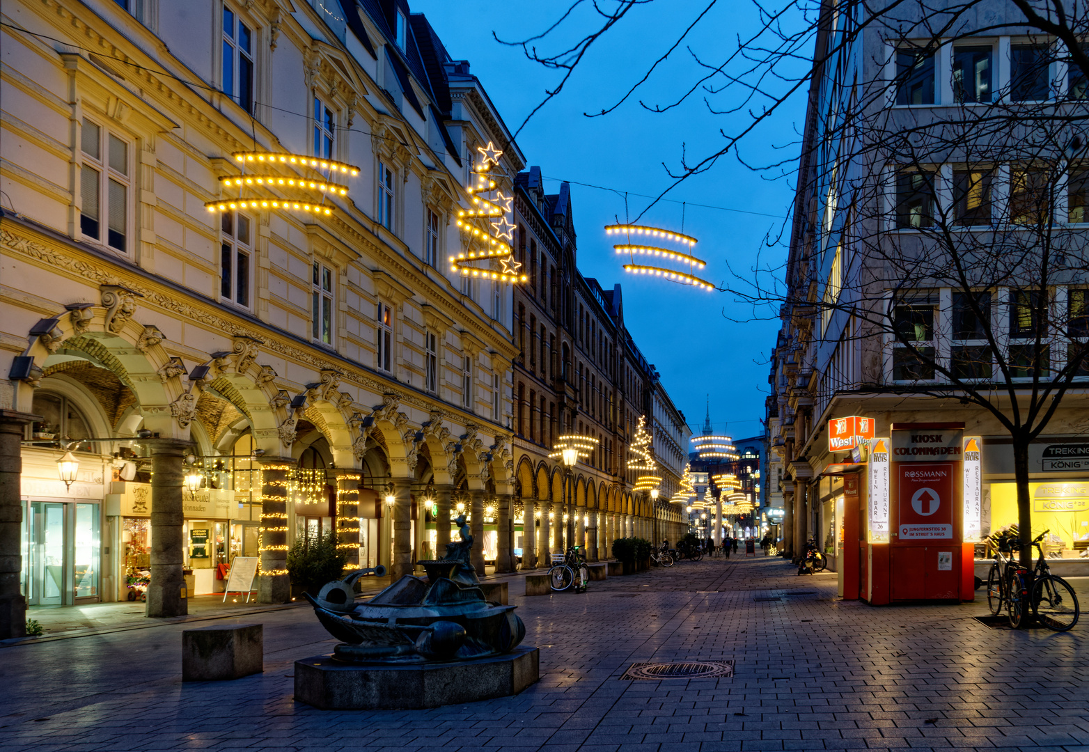 Colonaden im Licht