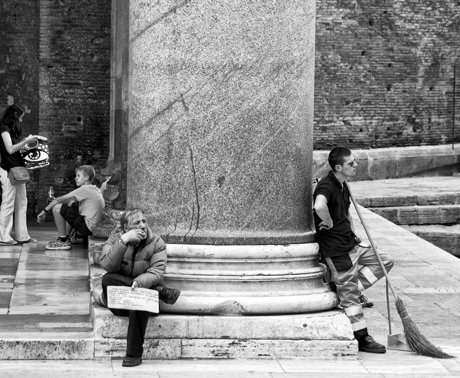 ...colonna del Pantheon......