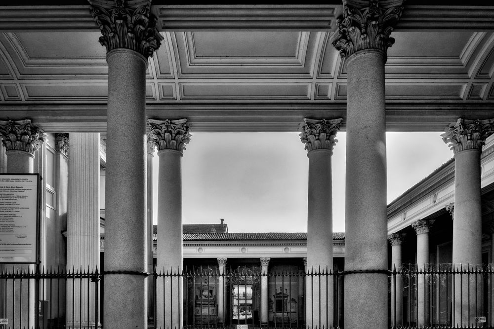 Colonnato del duomo di Novara