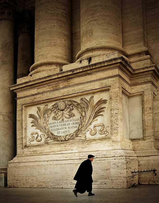 "Colonne portanti" di Tommaso Vicomandi