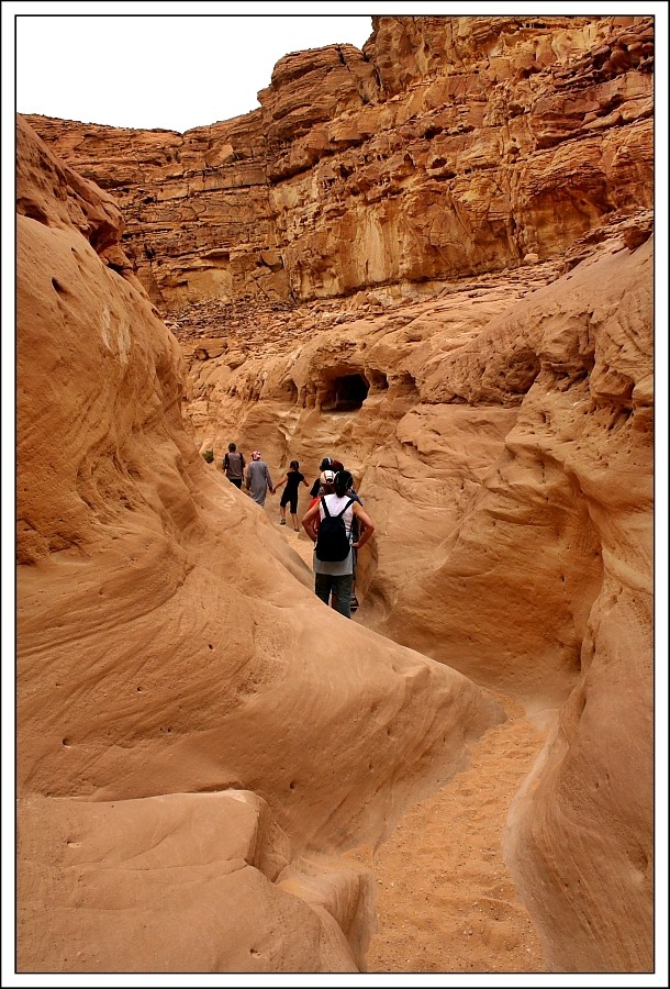 colored canyon 3 - im Gänsemarsch