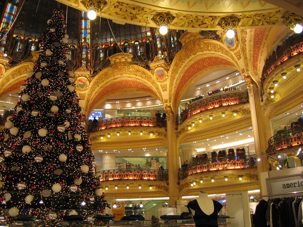 Colores cálidos para la Navidad. Paris.