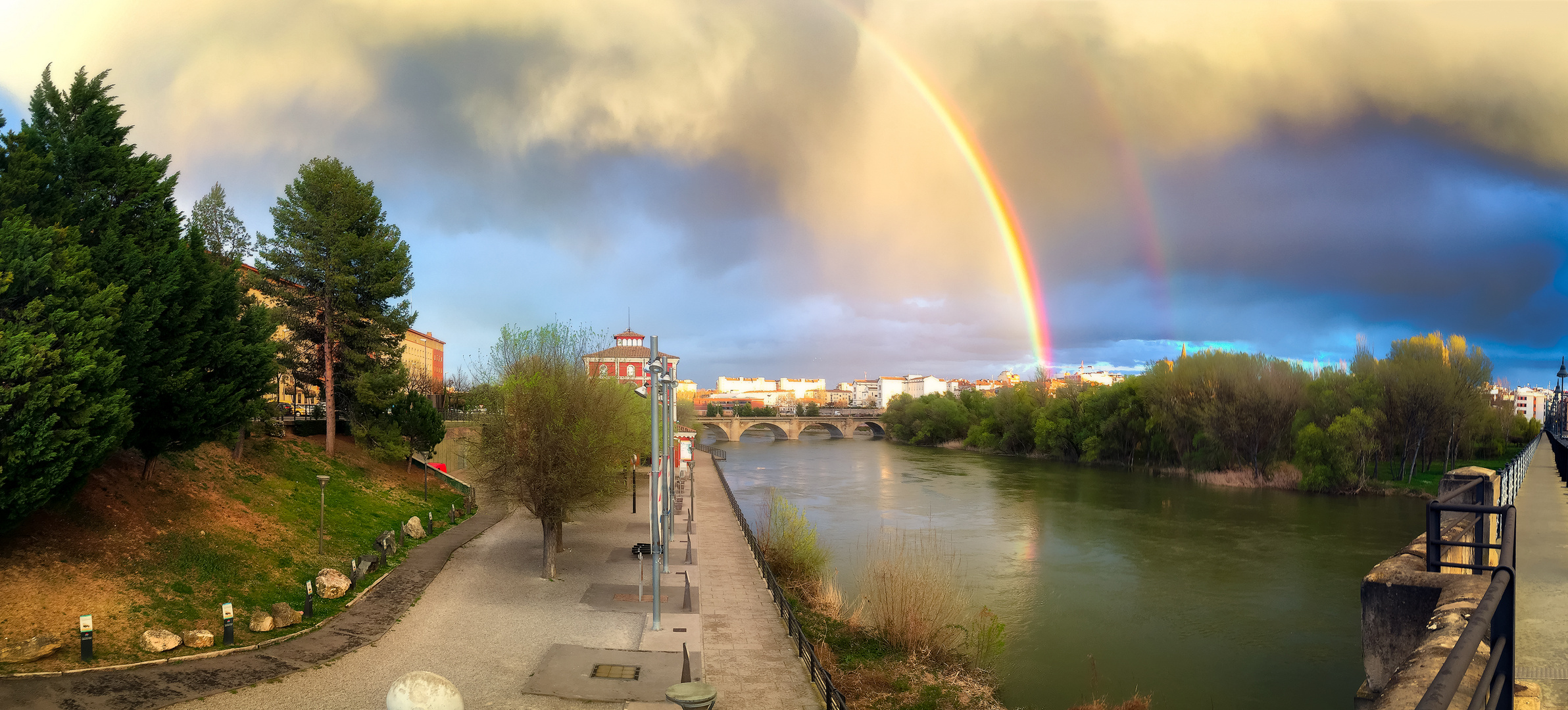 colores-sobre-el-rio-ebro