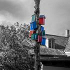 ... colorful birdhouses ...