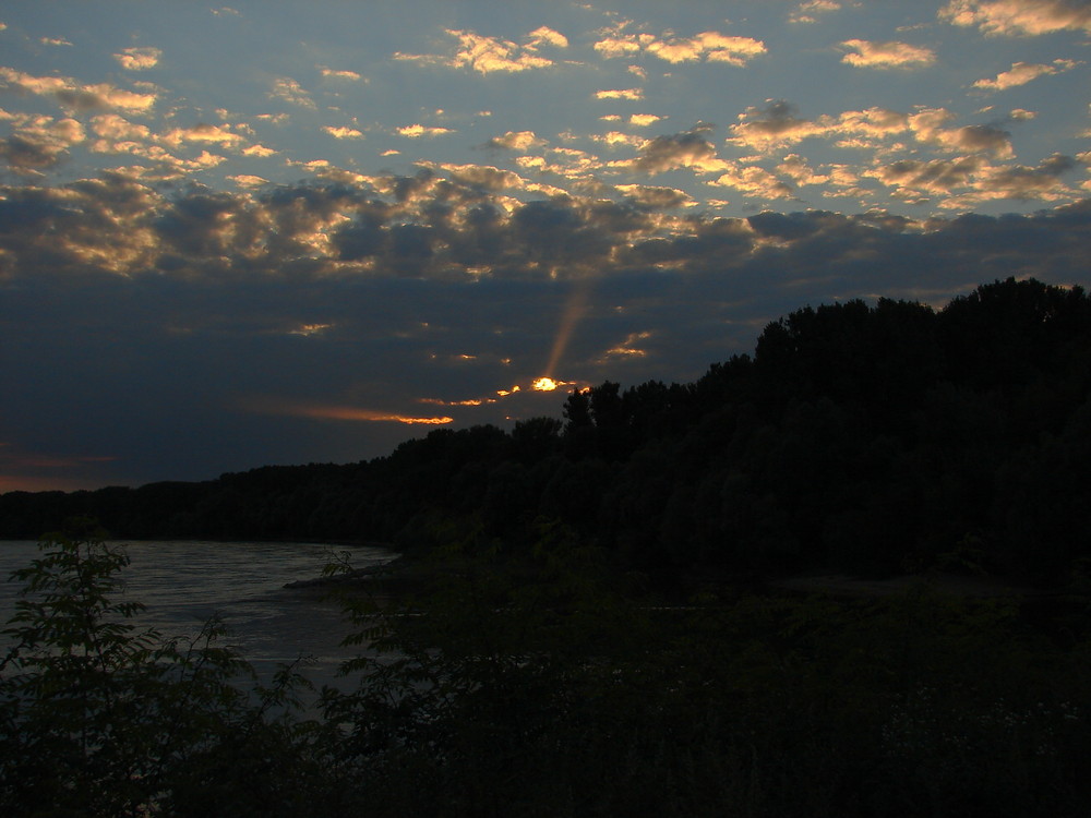 Colori di un tramonto sul Danubio