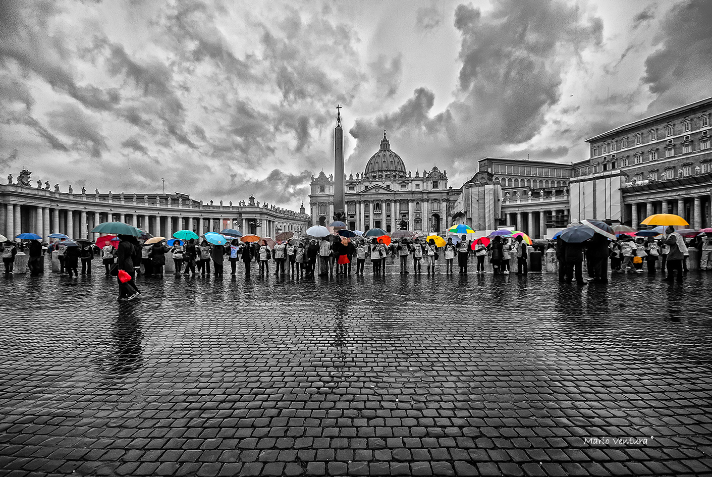 Colori in un grigio pomeriggio di fumate nere