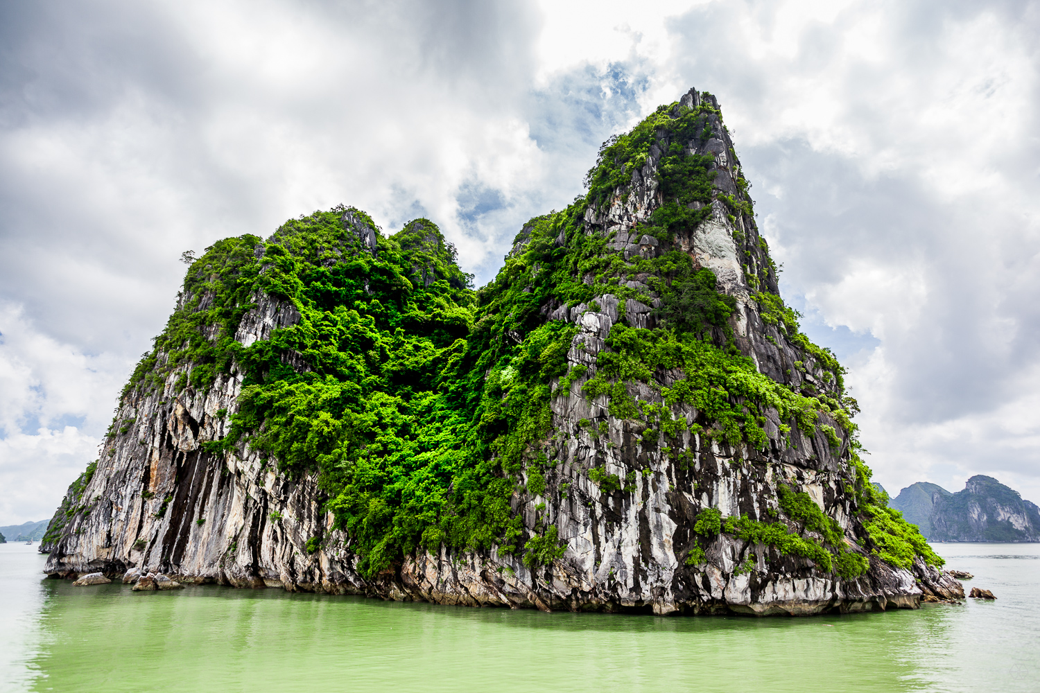 colors of ha long