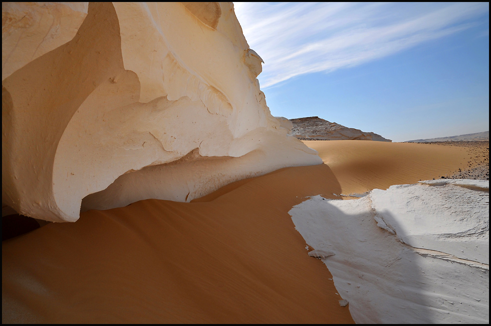 colors of the white desert