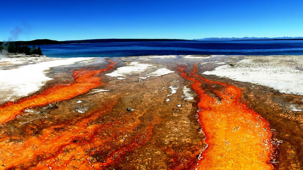 Colors of Yellowstone von Mayer Ralf 