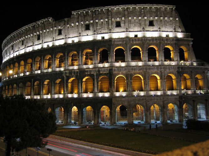 "Colosseo" bei Nacht