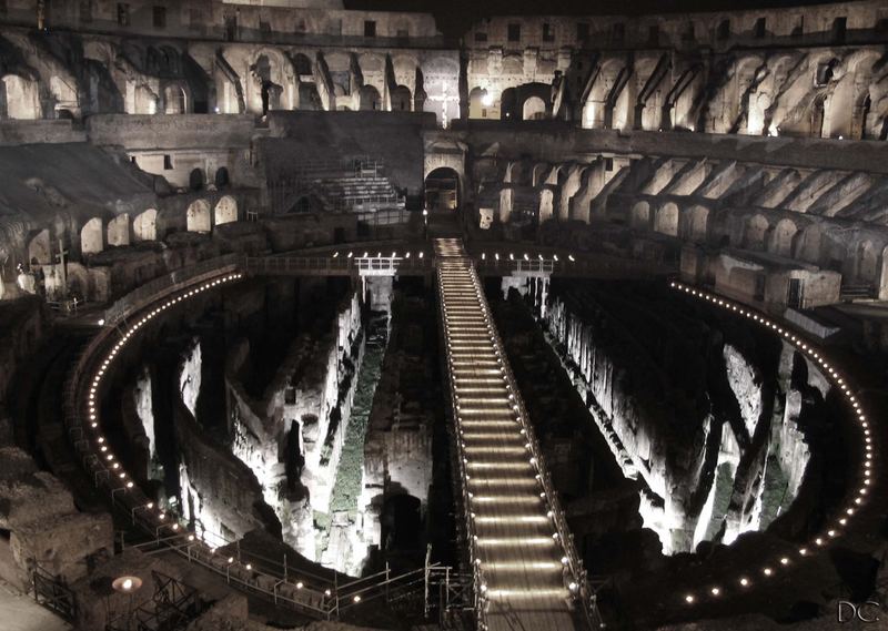 Colosseo by night