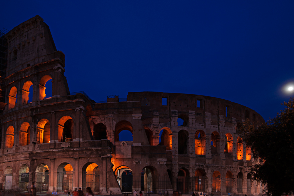 Colosseo notte