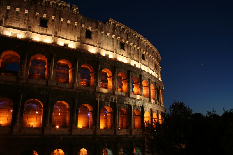 Colosseum bei Nacht