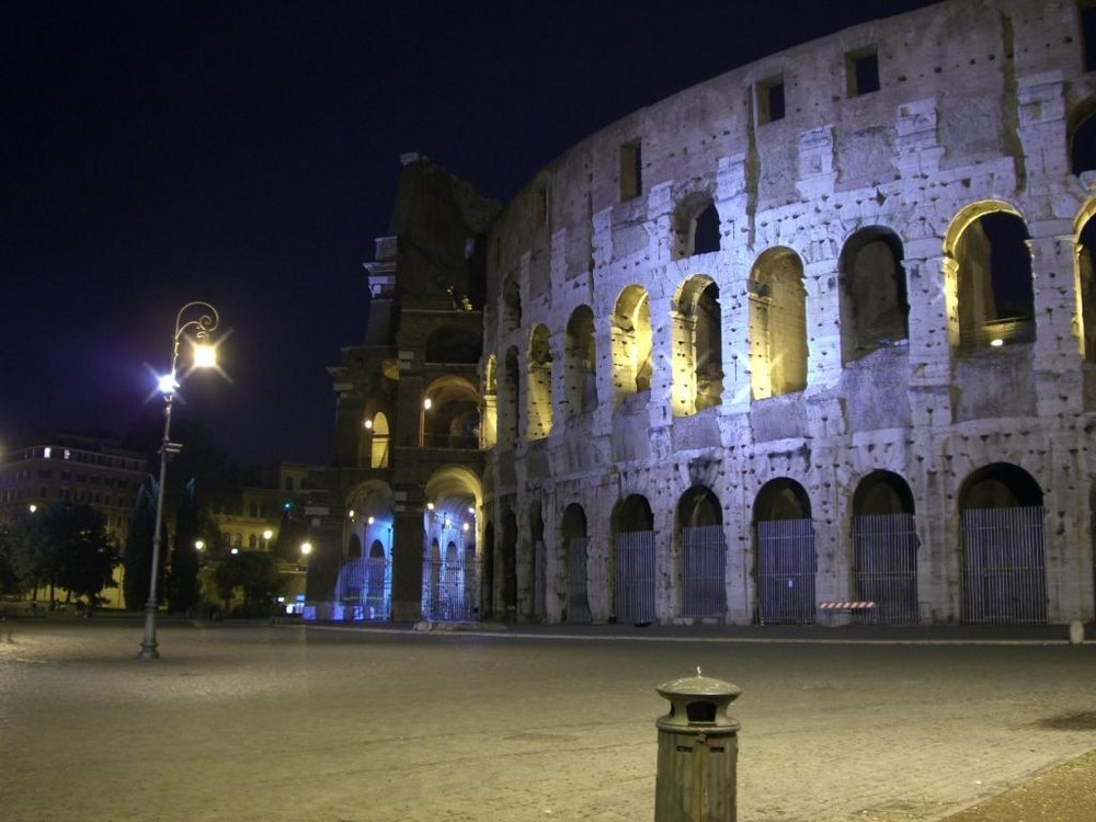 Colosseum bei Nacht