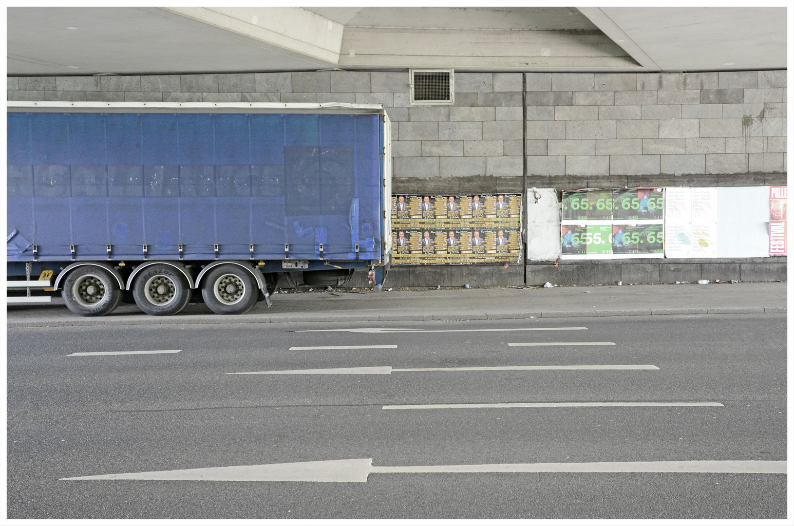 Colours of Duisburg 103 - Parkplatz