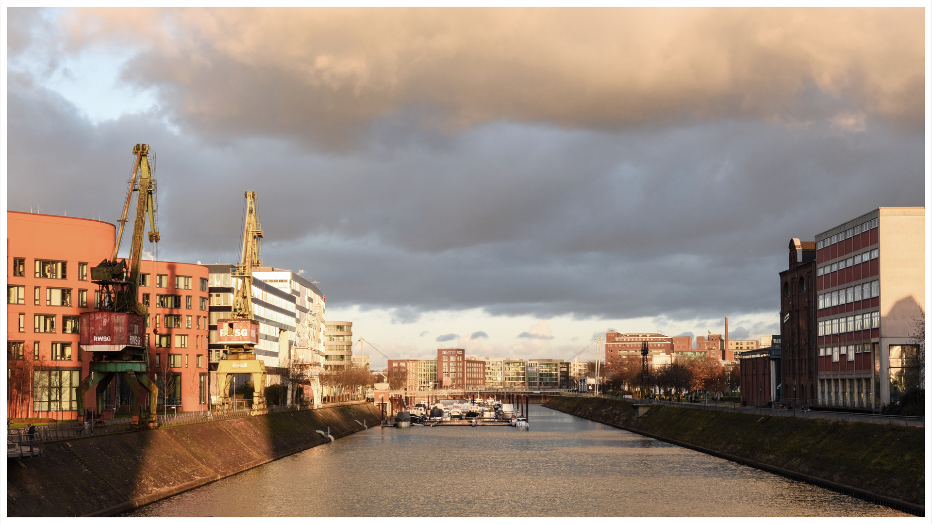 Colours of Duisburg 129 - Zur Marina