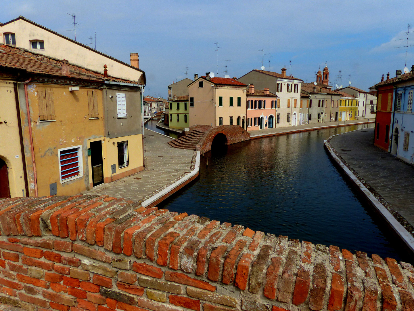 Comacchio , canali e ponti.