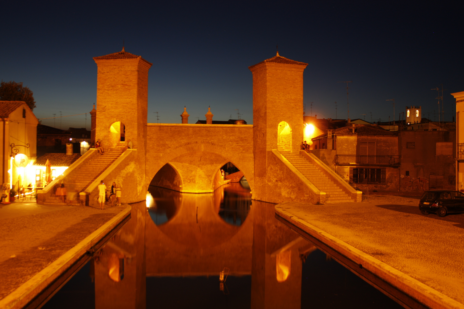 Comacchio in der Nacht - Trepptoni