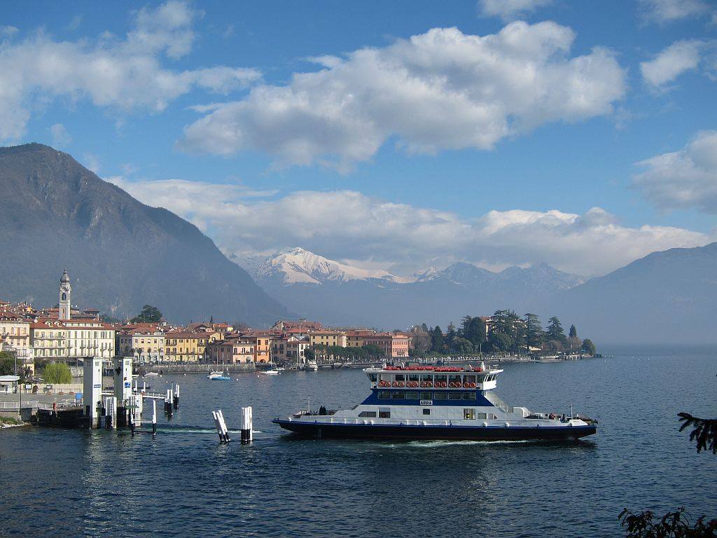 Comer See, Fähre in Menaggio