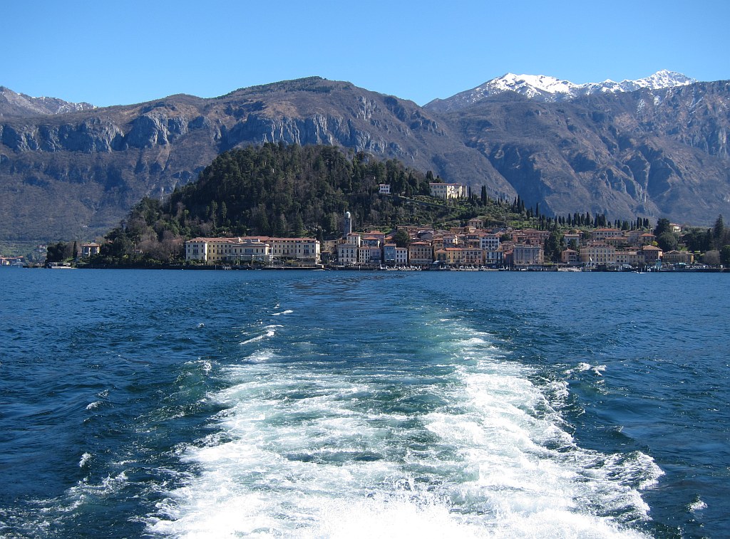 Comer See, Fähre nach Cadenabbia, Blick zurück nach Bellagio