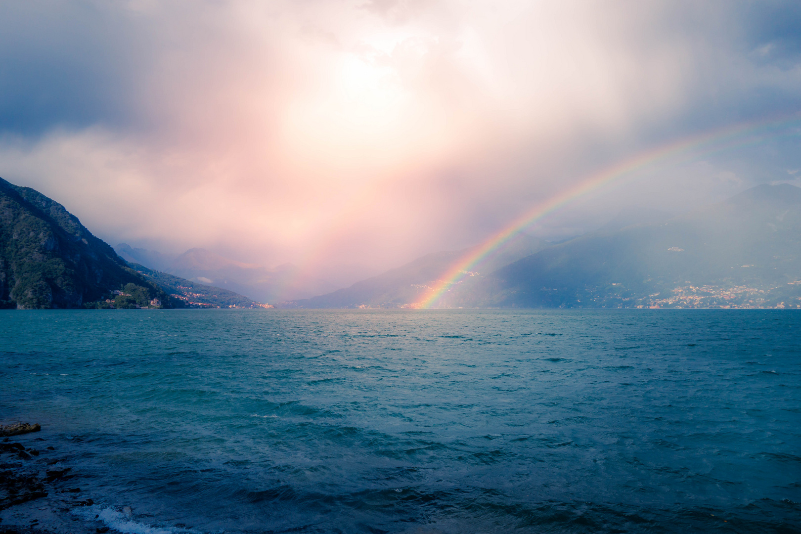 COMERSEE MIT REGENBOGEN