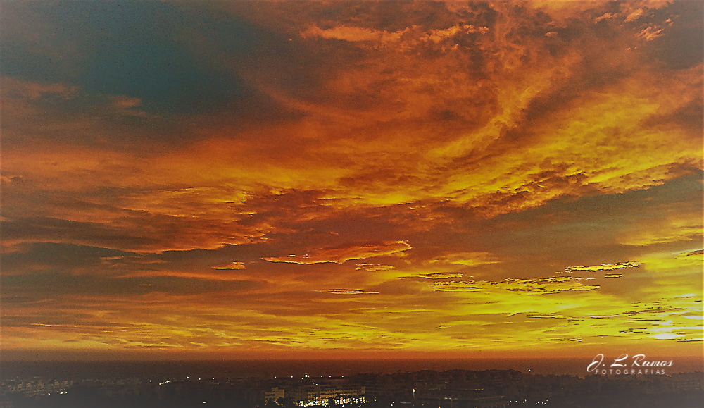 COMIENZA LA NOCHE Imagen & Foto cielo y universo, estaciones del año
