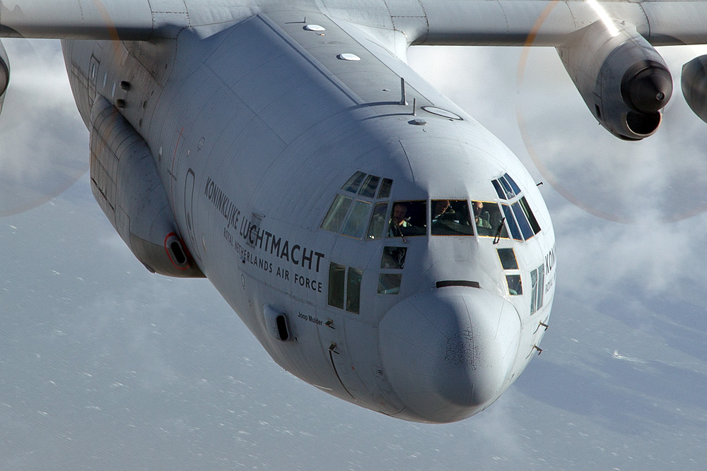 Coming closer - Lockheed C-130H "Hercules" - Royal Netherlands Air Force