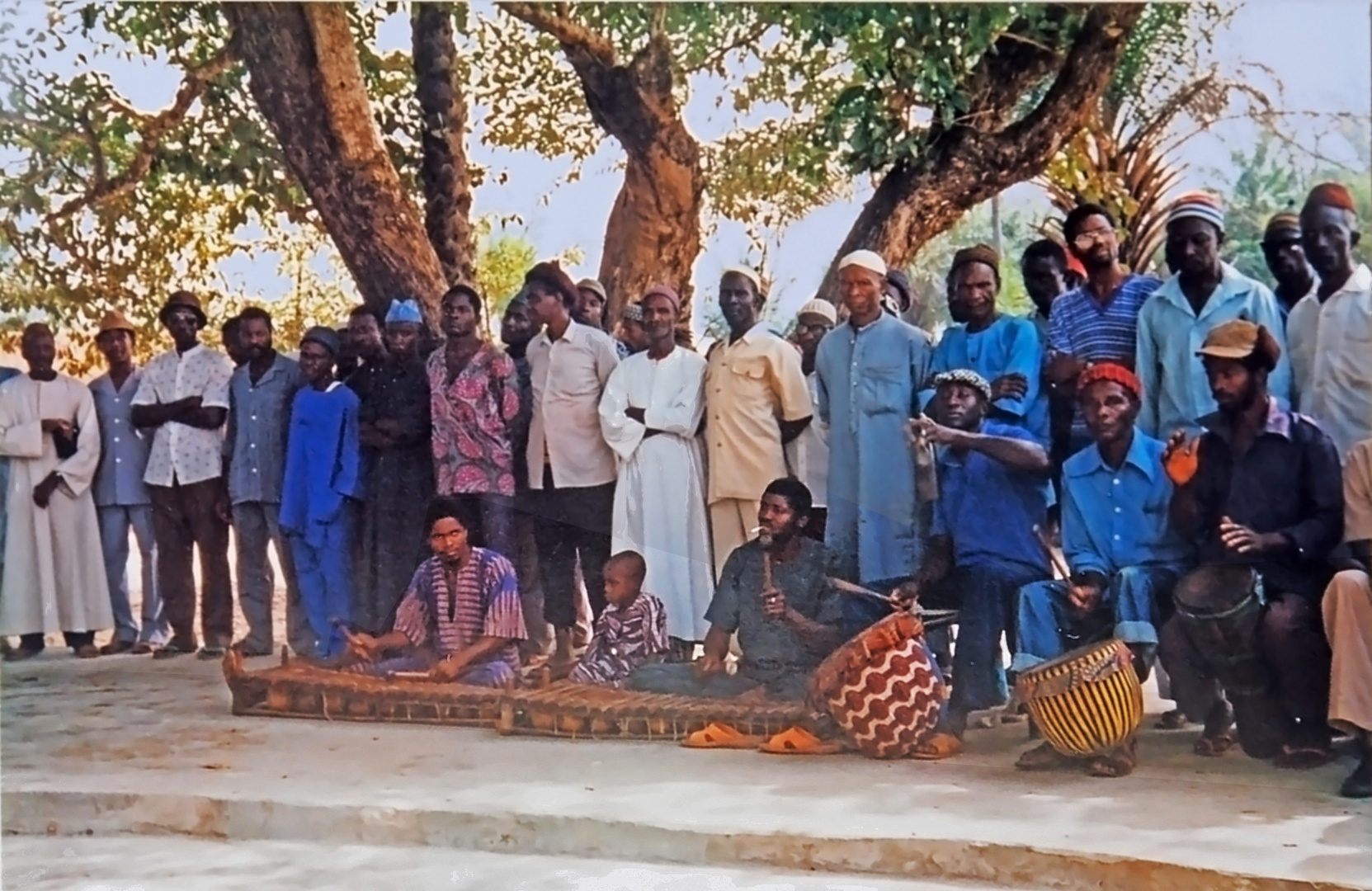 Comité d’accueil masculin avec percussions