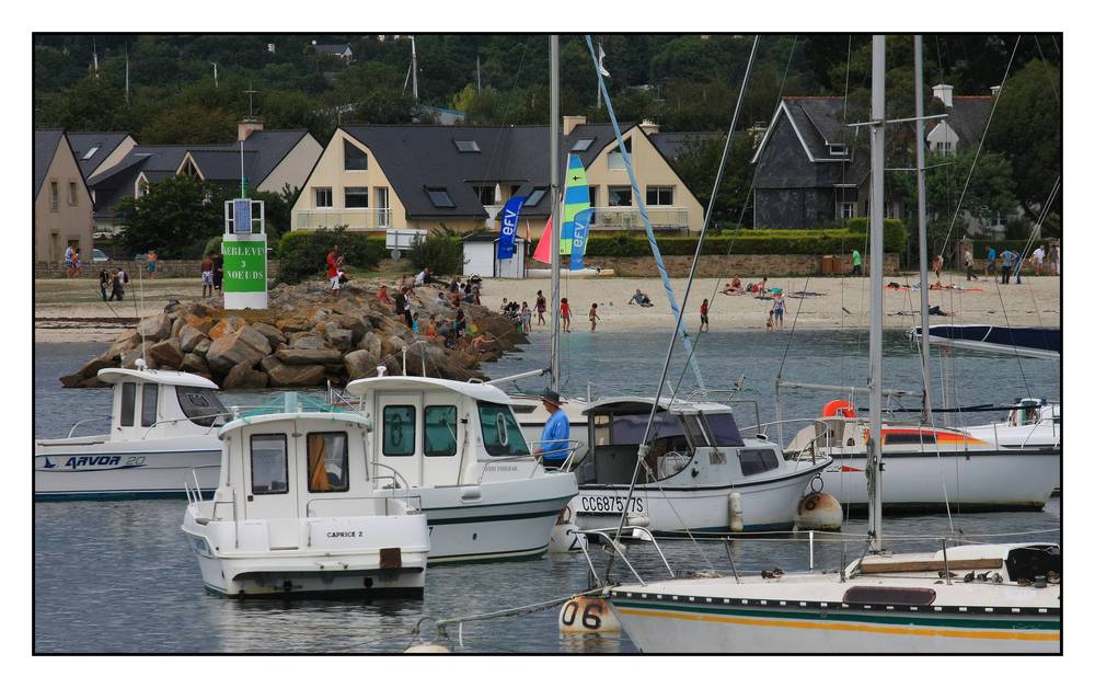 " Comme sur les autoroutes ça bouchonne dans le chenal de Port la Forêt "