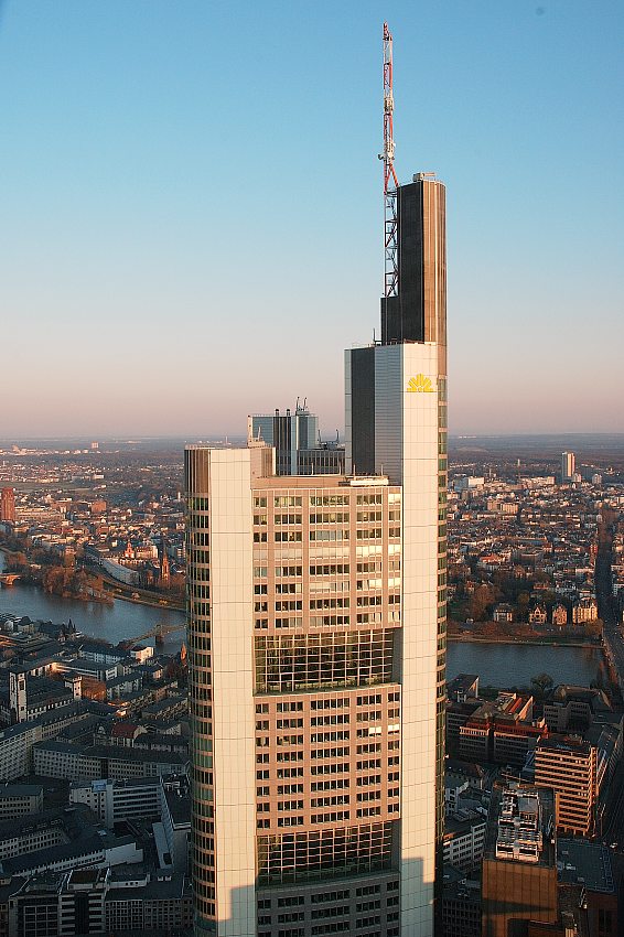 Commerzbank in der Abendsonne