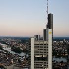 Commerzbank-Tower in der blauen Stunde