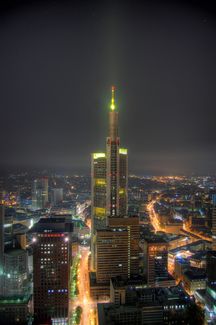 Commerzbanktower bei Nacht