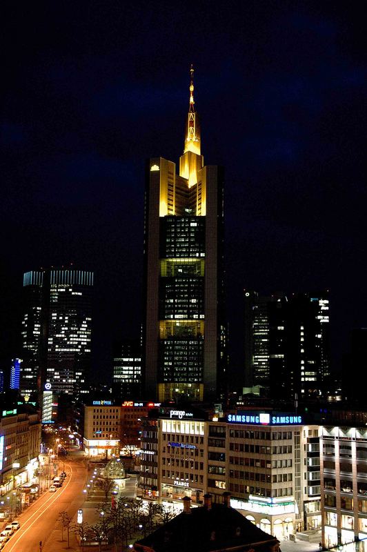 Commerzbanktower@Night