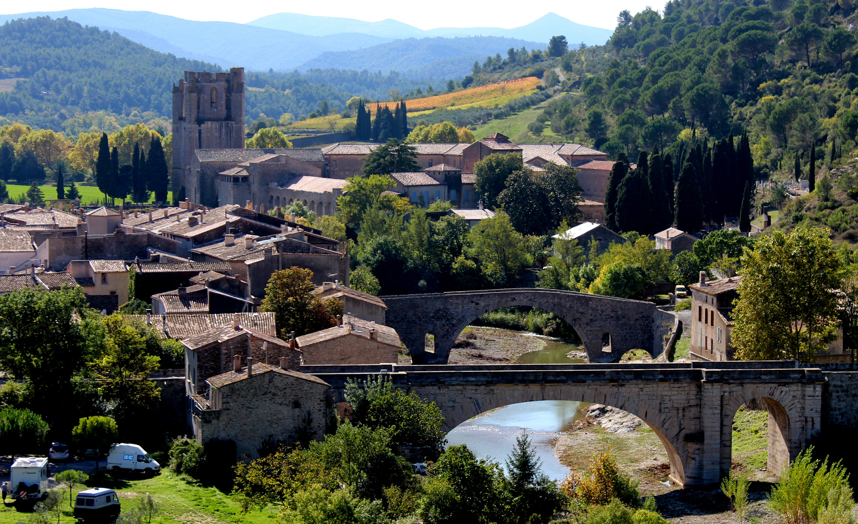 Commune de LAGRASSE (Aude)