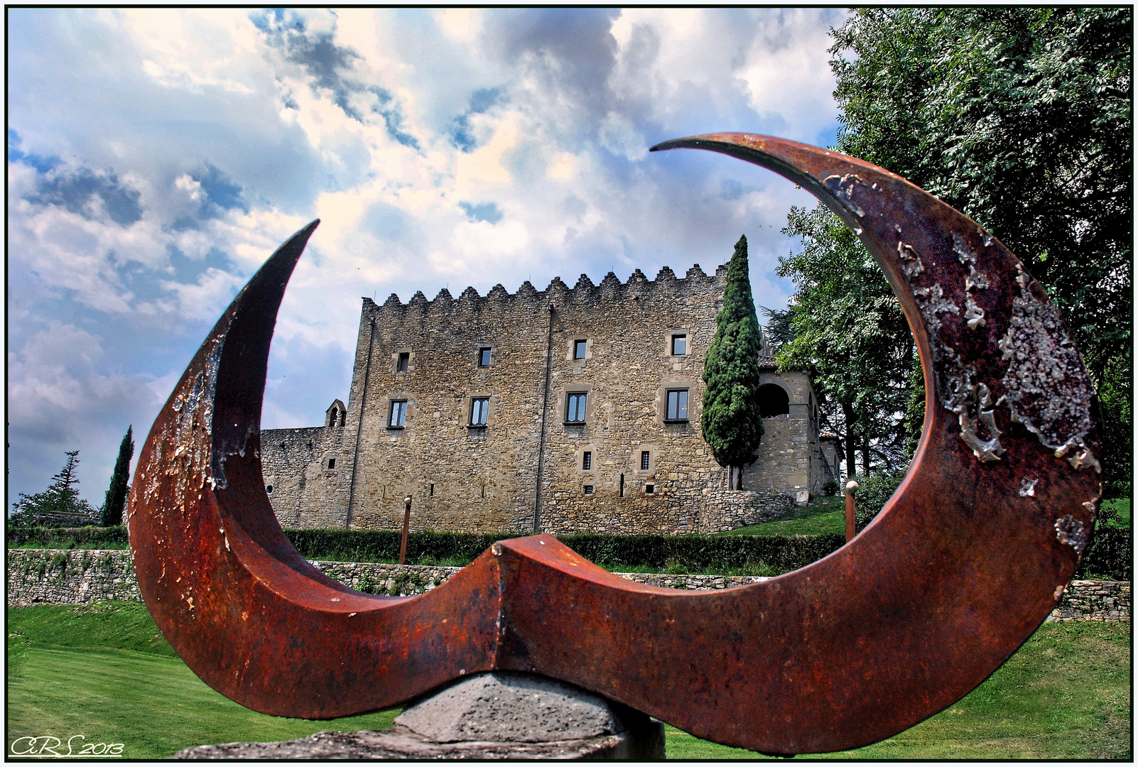 Como un toro... (Castillo de Montesquiu)