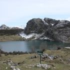 con la mochila a cuestas.. ( El lago Enol )