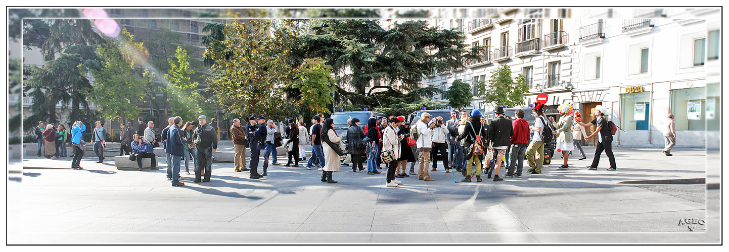 Concentracion de fotografos (y payasos) frente al Congreso GKM3