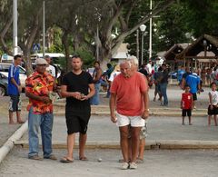 Concentration -- Pétanque : Anse Vata, Nouméa -- Konzentration