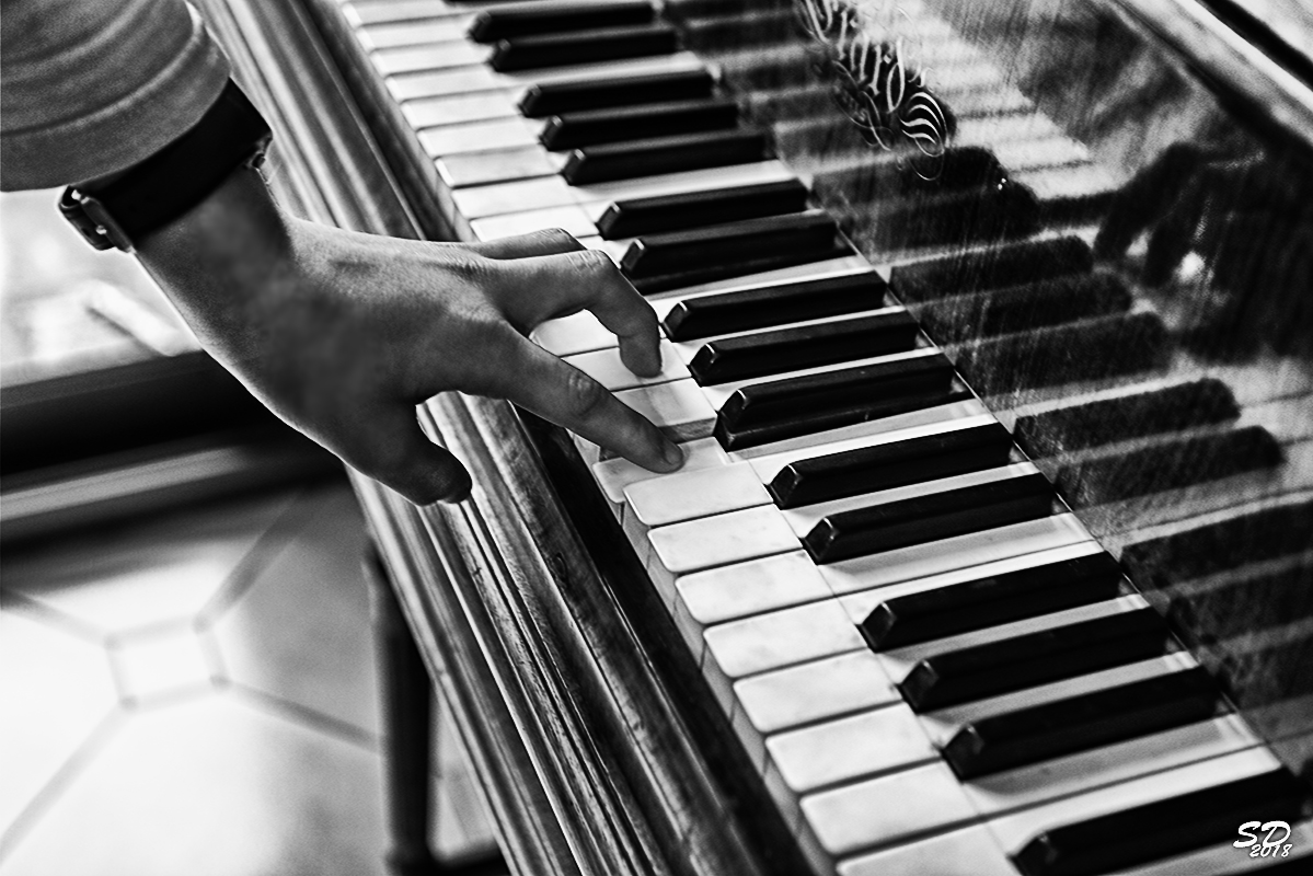 Concerto pour la main gauche.