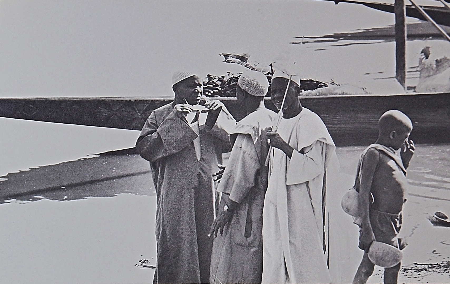 Conciliabule masculin au bord du Niger à Mopti