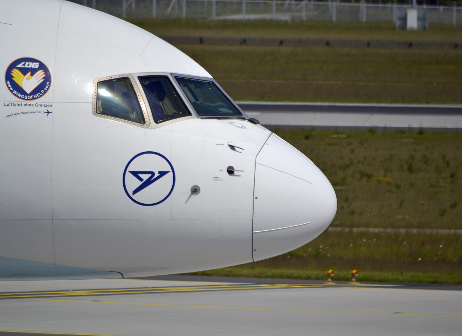 Condor 757 Nose