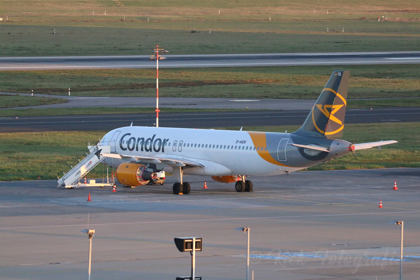 Condor Airbus A320 D-AICK "versiegelt"