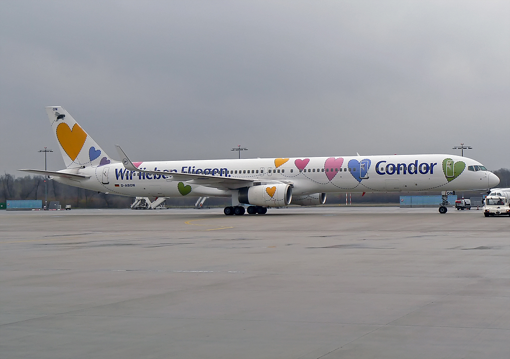 Condor Boeing 757-330 D-ABON