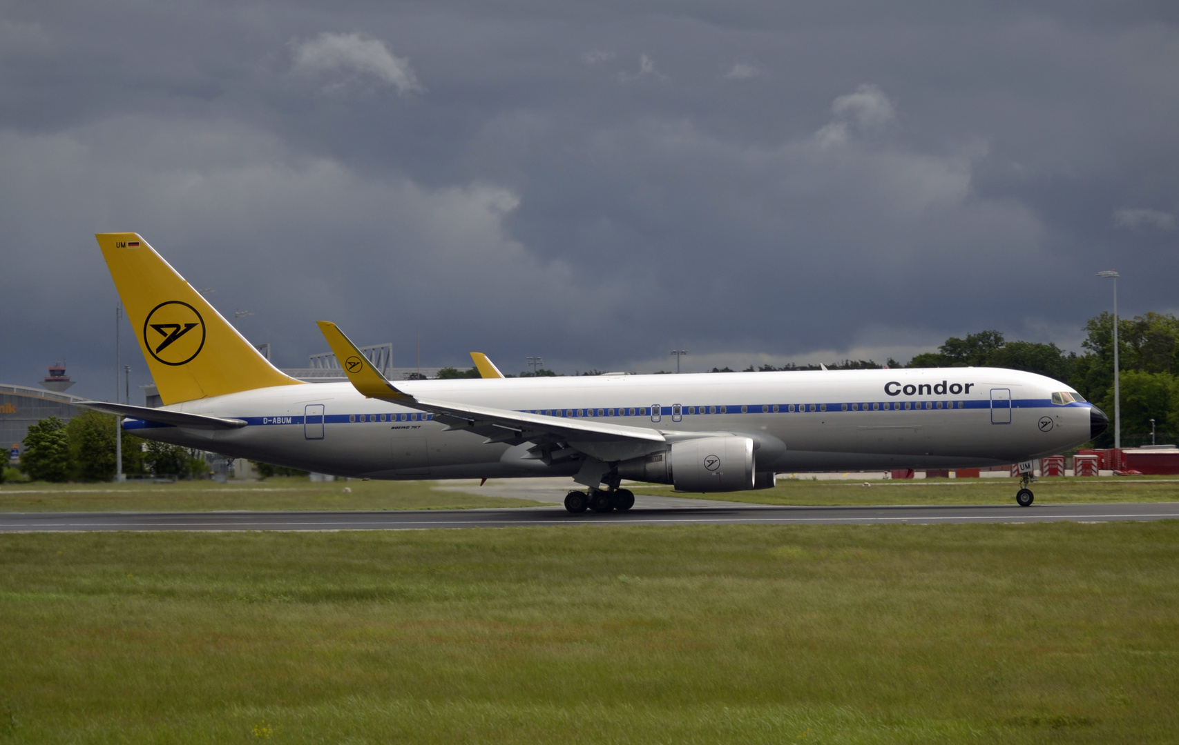 Condor Retro 767