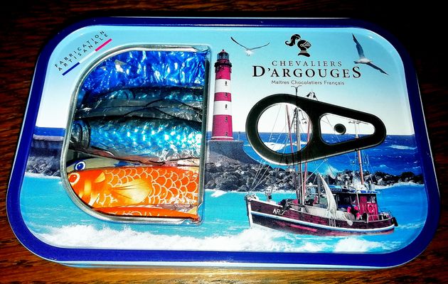 CONFINEES COMME DES SARDINES