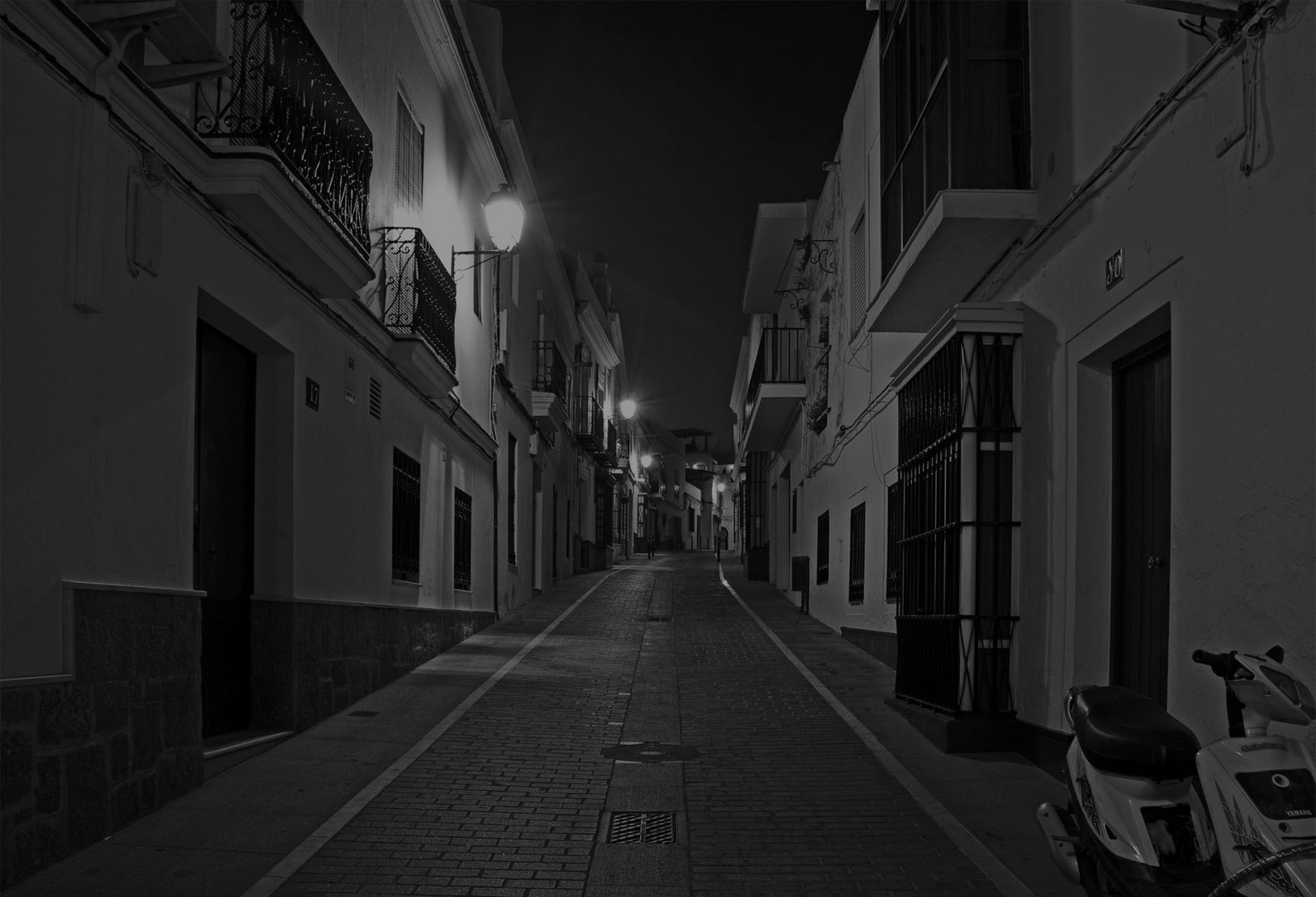 Conil-Gasse-SW-Nacht